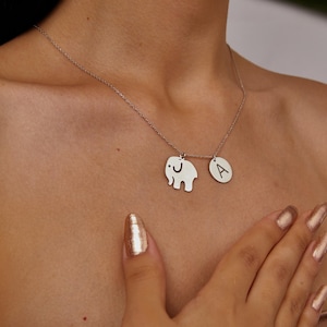 Colar com letras de elefante, joia com iniciais douradas, pingente de animal fofo, presente personalizado para ela