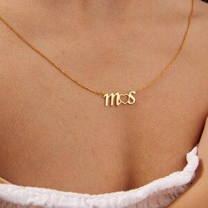Collar con nombre de plata bañado en oro, delicado collar con nombre en forma de corazón, collar de verano personalizado