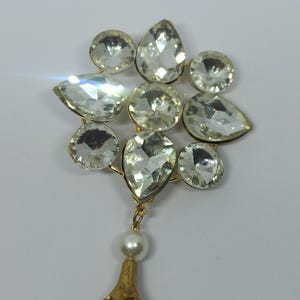Indian Diamond Design Handcrafted Crystal Brooch Pin – Ethnic Sherwani Accessory for Men & Women