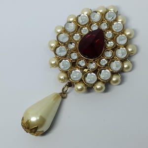 Indian Jewellery Royal Red Kundan Brooch with Faux Pearls – Traditional Indian Sherwani Pin