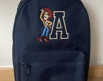 パーソナライズされた子供用バックパック：刺繍入りカスタムスクールバッグ