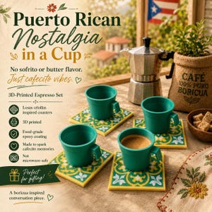 Puede incluir: Un juego de espresso impreso en 3D con cuatro tazas verdes sobre posavasos estampados. El juego incluye una cafetera italiana plateada, una bolsa de café y un cuenco con terrones de azúcar. El texto dice "Puerto Rican Nostalgia in a Cup."