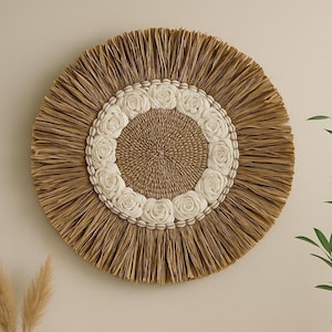 Boho Shell & Raffia Wall Decor: Tropical Coastal Hanging (63cm Diameter)