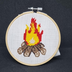 Gemütliches Lagerfeuer Kreuzstichmuster, anfängerfreundliche Natur Hoop Art (PDF Download)
