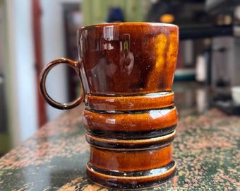 Handmade Textured Stoneware Mug – Honey Amber Glaze, Unique Shape, Dishwasher & Microwave Safe