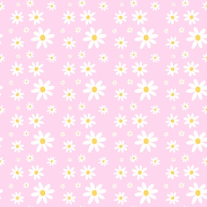 Può includere: Un motivo ripetitivo caratterizzato da fiori di margherita bianchi con centri gialli disposti su uno sfondo rosa chiaro a tinta unita. Il design presenta margherite di varie dimensioni distribuite uniformemente su tutta la superficie.