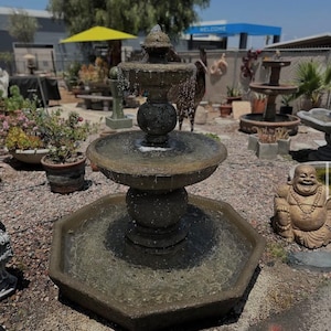Achteck-Becken-Brunnen im Freien - Elegantes zweistufiges Garten-Wasserspiel - Wetterbeständiges Steinfinish mit Umpumpschale