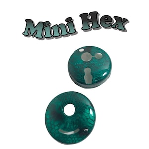 Mini Educator ET-300 Transmitter Skin – Mini Hex Hydrographic Shell Displayed in Green– Custom E-Collar Cover