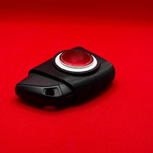 Key Fob Covers 2X with integrated AirTag mount  for 2021-2025 GM Chevrolet, GMC, Buick, and GM Vehicles, Sierra, Yukon, Canyon, Colorado