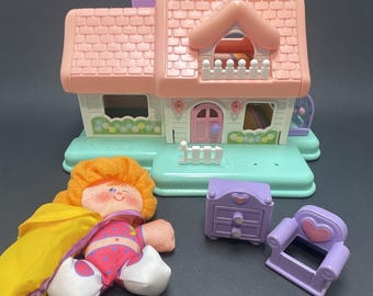 Vintage 1988 Fisher Price Smooshees PopUp House, Furniture, Smoochees Beth & Bag