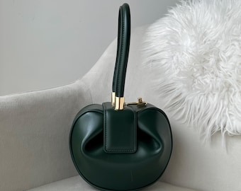 Minimalist green genuine leather women's bag, Elegant smooth leather handbag, Green handbag for women, Leather green bag, Luxury bag