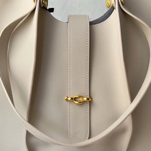 Elegant 2-in-1 beige leather tote bag with matching clutch, Handcrafted leather shoulder bag, Luxury leather shoulder bag for women image 5