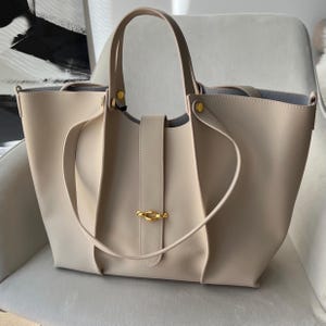 Elegant 2-in-1 beige leather tote bag with matching clutch, Handcrafted leather shoulder bag, Luxury leather shoulder bag for women image 3