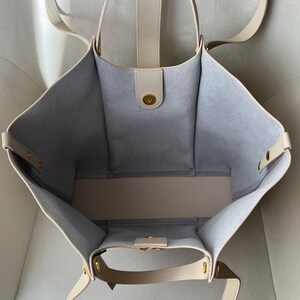 Elegant 2-in-1 beige leather tote bag with matching clutch, Handcrafted leather shoulder bag, Luxury leather shoulder bag for women image 7