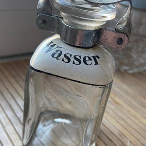Antieke apotheekwasfles, laboratoriumglas, pot gemaakt in Duitsland, oude verzamelobjecten medisch DRGM