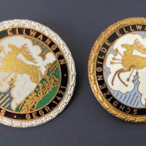 Lot de deux épingles DDR vintage, 2 badges de collection en émail fabriqués en RDA, Allemagne de l&#39;Est Nostalgie