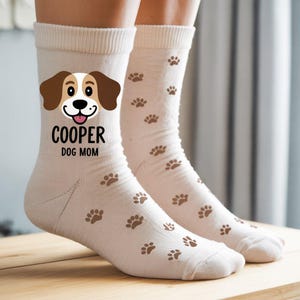 Custom Dog Mom Socks – Personalized Socks with Dog Face & Name Cooper | Cute Cartoon Paw Print Socks | Gift for Pet Lovers Dog Moms