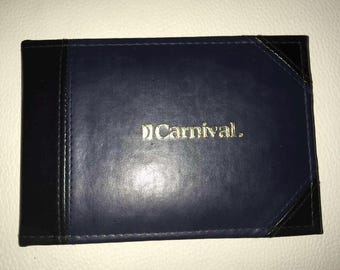 Libro de fotos de recuerdo azul y negro de la línea de cruceros Carnival vintage de los años 80