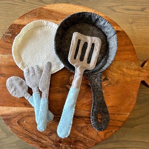 Felt Food PDF Pattern, Play Kitchen,  Felt Utensils, Felt Montessori Play Food, PDF Food Patterns,  Easy DIY, Felt Food, Felt Spoon