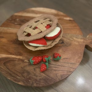 Felt Food PDF Pattern, Play Kitchen,Felt Pie, Felt Pie Montessori Play Food, PDF Food Patterns,  Easy DIY, Felt Food, Play Food