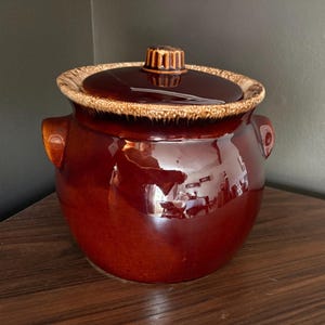Vintage Hull Brown Drip Bean Pot  - Mirror Brown Stoneware Crock with Lid
