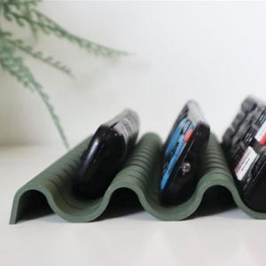 TV Remote Control Holder | 3 Wave Shape | Livingroom Organizer |Modern 3D Printed Remote Storage| Minimal Design Remote TV  Nightstand Caddy