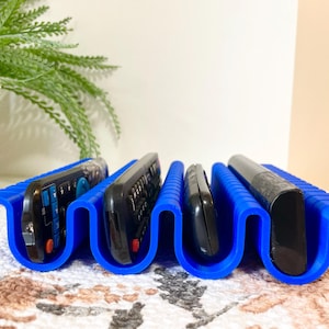 TV Remote Control Holder | Wave Shape | Storage up to 4 Remotes| |Minimalist 3D Printed Remote Storage| Design Remote TV  Nightstand Caddy