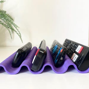TV Remote Holder | Wave Shape | Storage for up to 4 Remotes| Brown Minimal Design | 3D Printed Remote Control Holder | Living Room Organizer