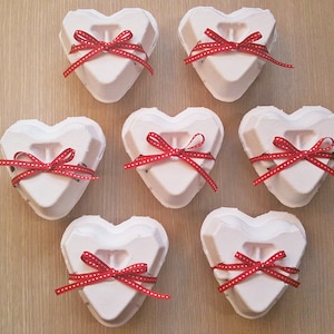 25 boîtes d'oeufs en blanc -3 type de maintien - forme de coeur