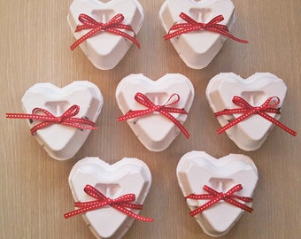 25 Egg cartons in White  -3 Holding type -Heart shape