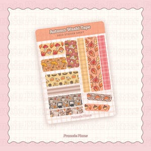 Könnte beinhalten: Ein Bogen mit Washi-Tape-Aufklebern zum Thema Herbst. Die Aufkleber zeigen Herbstblätter, Pilze, Tassen und andere saisonale Designs in Orange-, Braun- und Beigetönen. Auf dem Bogen steht "Autumn Washi Tape" und "Deco Sticker Sheet".