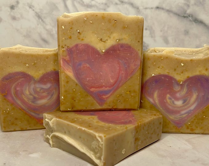 Handmade Artisan Tallow Soap - “We Love Our HoneyBees” Bar (4.5oz)