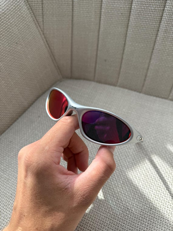 90's Rare Avantgarde Silver Rainbow Oakley Minute Plate Y2k Rare