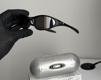 sunglasses oakley minute 1.0 black silver Vintage glasses for cycling, running, gorpcore and outdoor activities, Y2K style opium avantgarde
