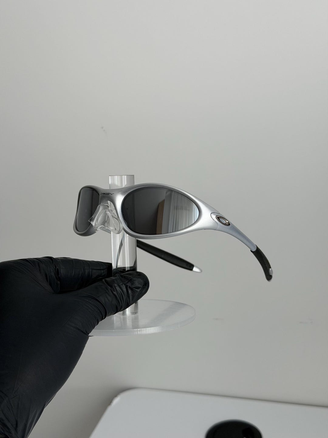 Sunglasses Oakley Minute 1.0 Triple Silver Vintage Glasses for