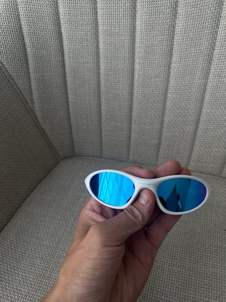 90-tals sällsynta avantgarde vita blå Oakley Minute Plate Y2k sällsynta vintage Gorpcore polariserade solglasögon USA bild 6
