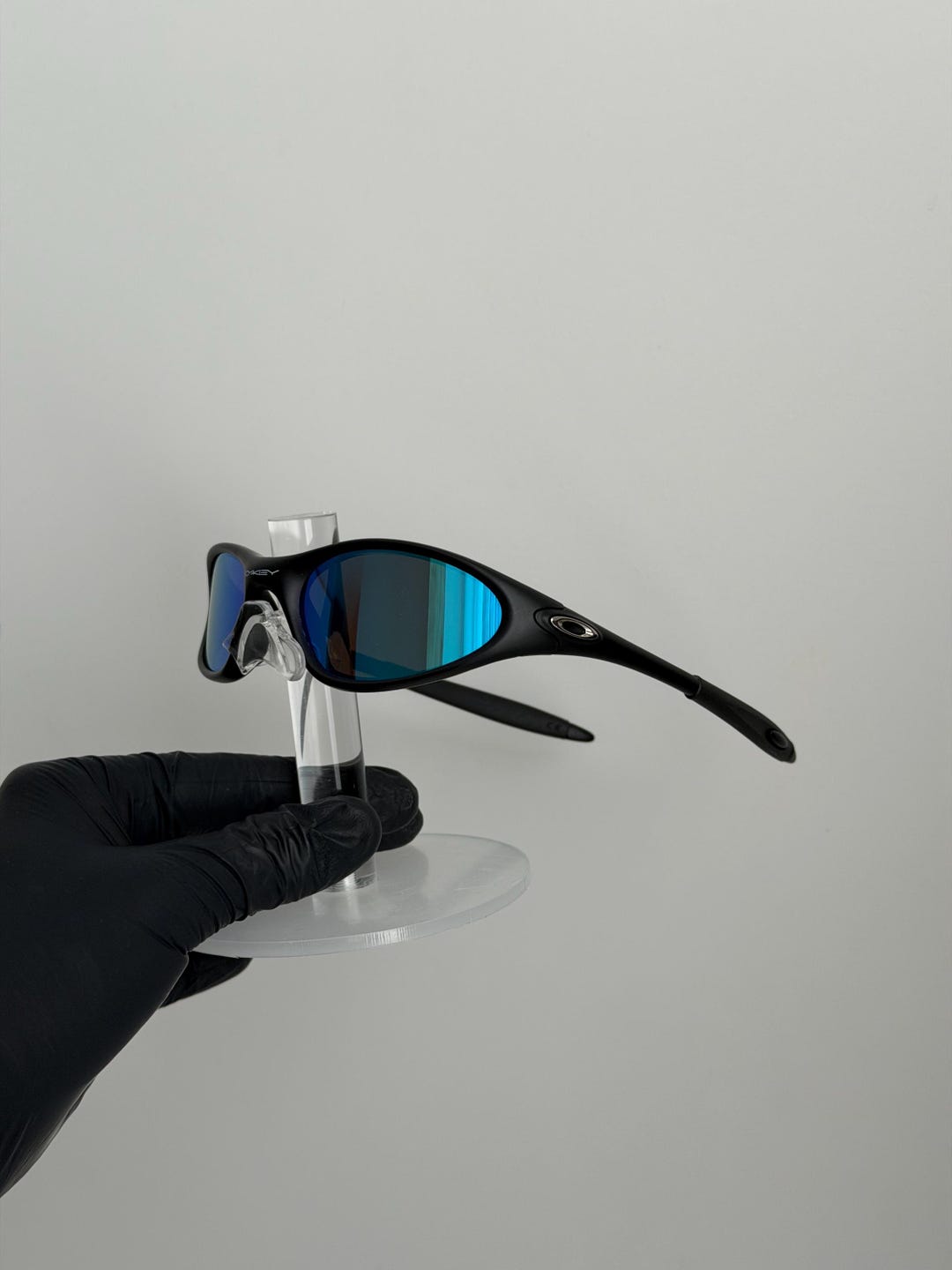Sunglasses Oakley Minute 1.0 Black Blue Vintage Glasses for