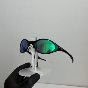sunglasses oakley eye jacket black green Vintage glasses for cycling, running, gorpcore and outdoor activities, Y2K style opium avantgarde image 3