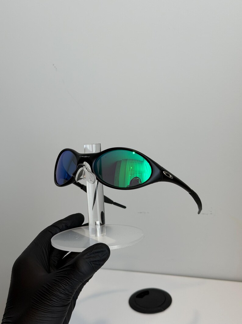 sunglasses oakley eye jacket black green Vintage glasses for cycling, running, gorpcore and outdoor activities, Y2K style opium avantgarde image 3