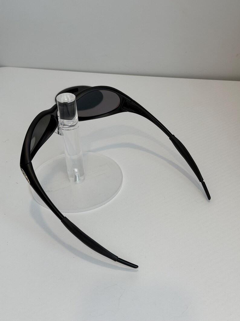 sunglasses oakley eye jacket black green Vintage glasses for cycling, running, gorpcore and outdoor activities, Y2K style opium avantgarde image 8