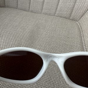 90-tals sällsynta avantgarde vita blå Oakley Minute Plate Y2k sällsynta vintage Gorpcore polariserade solglasögon USA bild 9