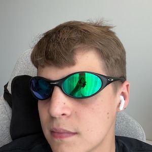 sunglasses oakley eye jacket black green Vintage glasses for cycling, running, gorpcore and outdoor activities, Y2K style opium avantgarde image 2