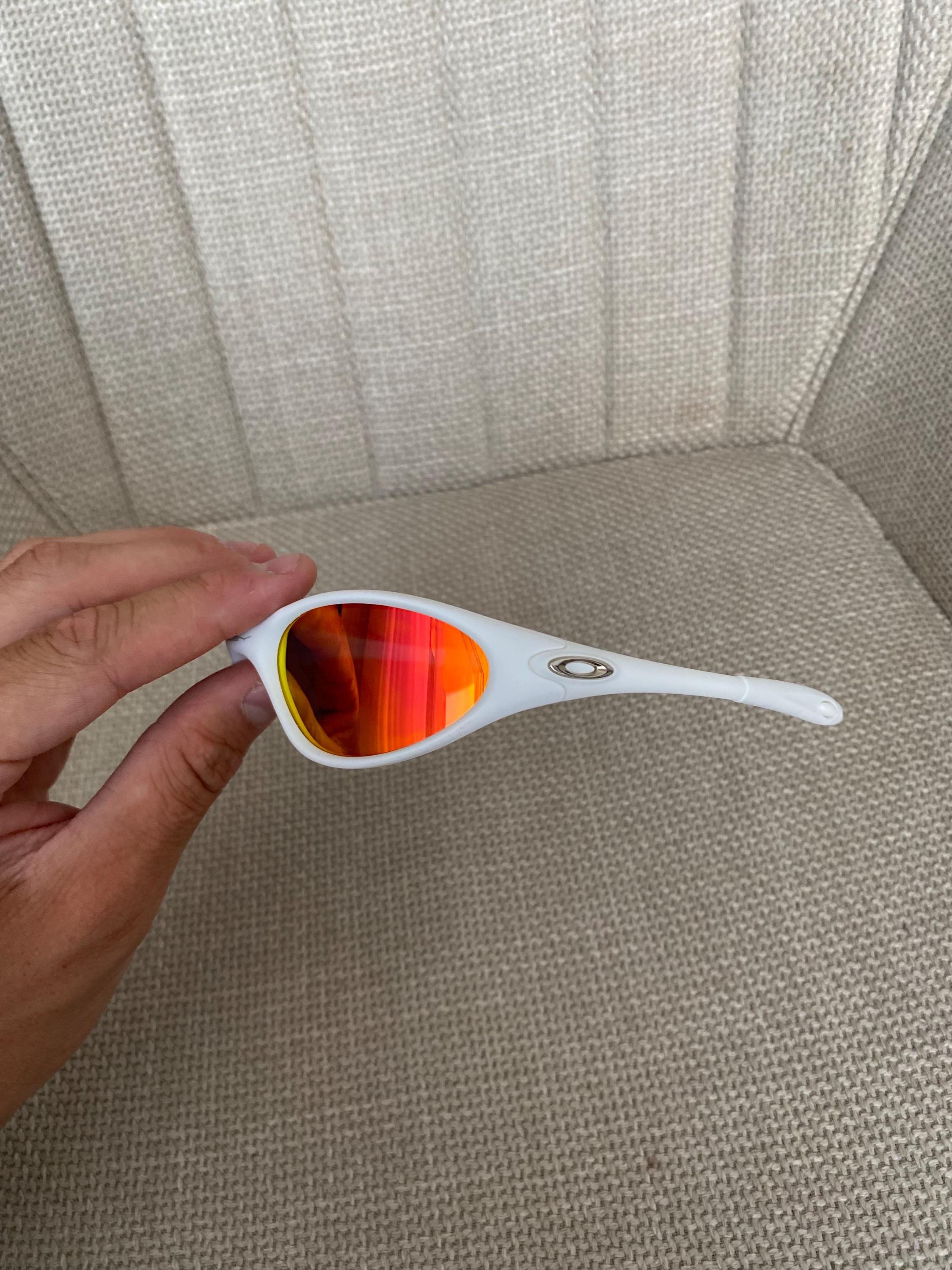 90's Rare Avantgarde White Blue Oakley Minute Plate Y2k Rare 90's Rare Avantgarde White Blue Oakley Minute Plate Y2k Rare