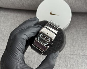 Nike D-Line シルバー Nike D-line Men's Stainless Steel Digital Watch — Vintage Silver