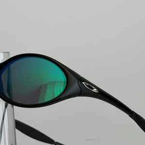 sunglasses oakley eye jacket black green Vintage glasses for cycling, running, gorpcore and outdoor activities, Y2K style opium avantgarde image 7