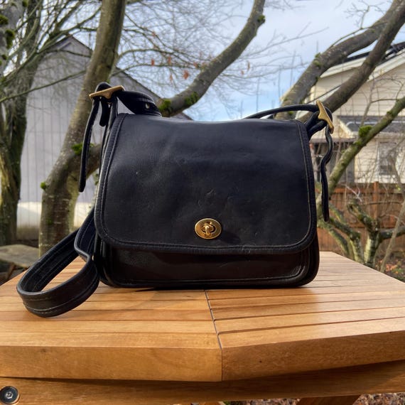 オールドコーチ COACH レガシー ターンロック ショルダーバッグ 9061 Vintage Coach Rambler's Legacy Bag | Style 9061 | Black | Made in