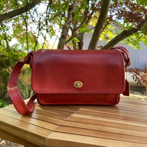 Vintage Coach Pocket Bag | Style 9875 | Red with Brass Turnlock | Made in USA