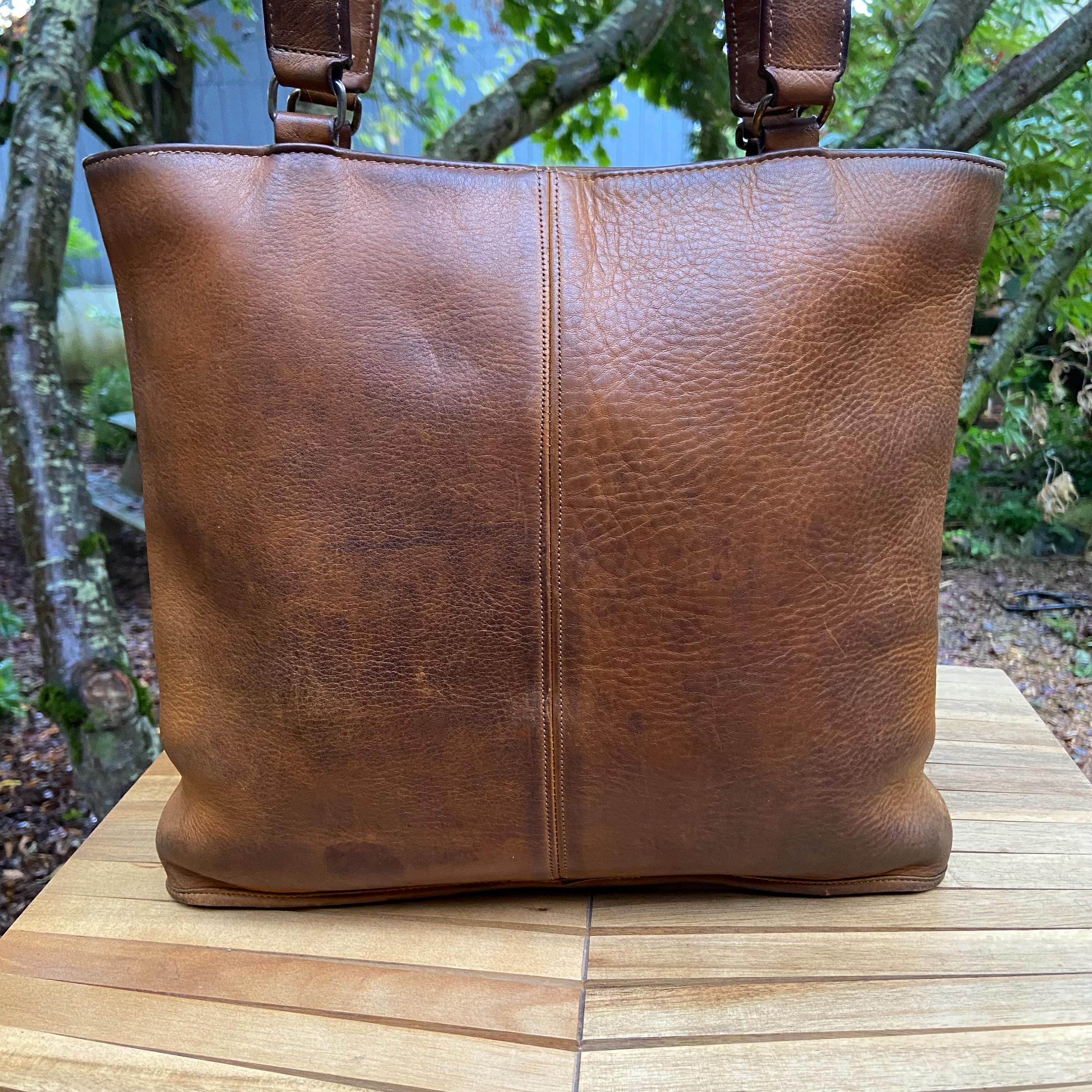 バッグ VINTAGE COACH 9546 SKINNY TOTE MOCHA NYC Vintage Coach Skinny Tote | Style 9546 | Patina'd Saddle | Made in