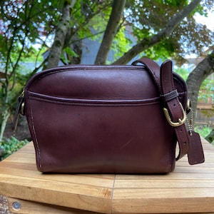 Vintage Coach Metropolis Zip | Style 9087 | Mahogany | Made in Costa Rica