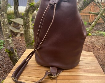 Vintage Coach the Sling | Style 9929 | Mahogany | Made in USA | No